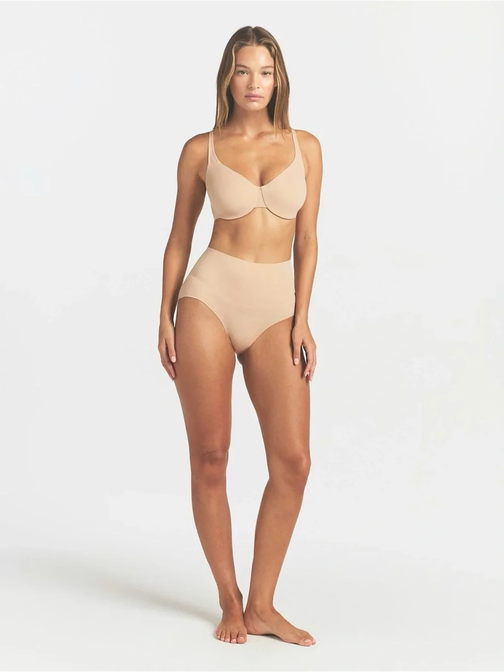 SKIMS Nude Underwire Smooth Scoop Bra - Picture 3 of 7